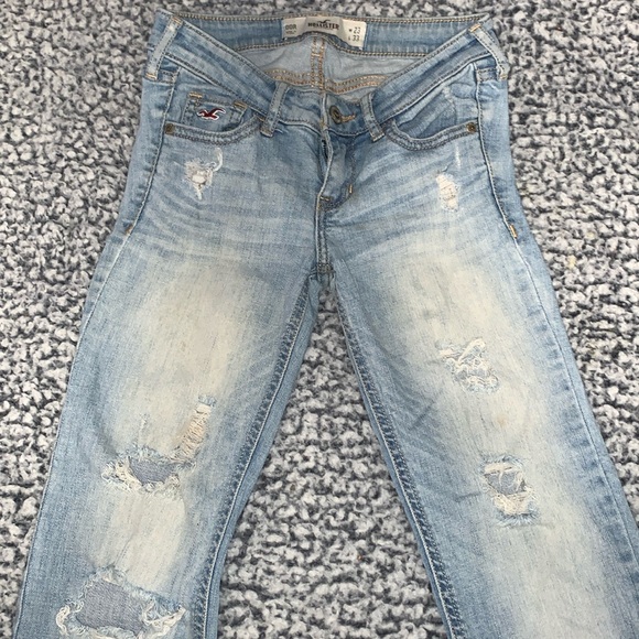 Light wash ripped jeans - Picture 2 of 3